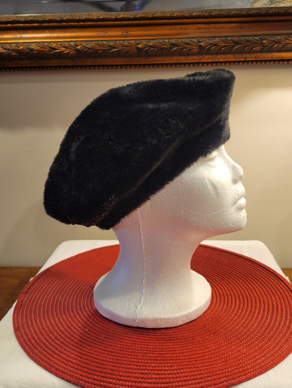👒NWOT~CHICO'S Velour Beret With Beading